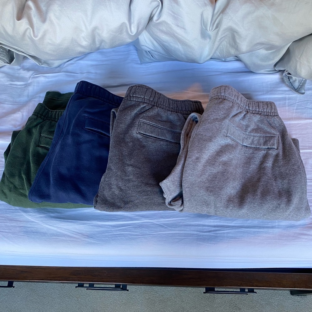 4 Nike Club Fleece Sweatpants